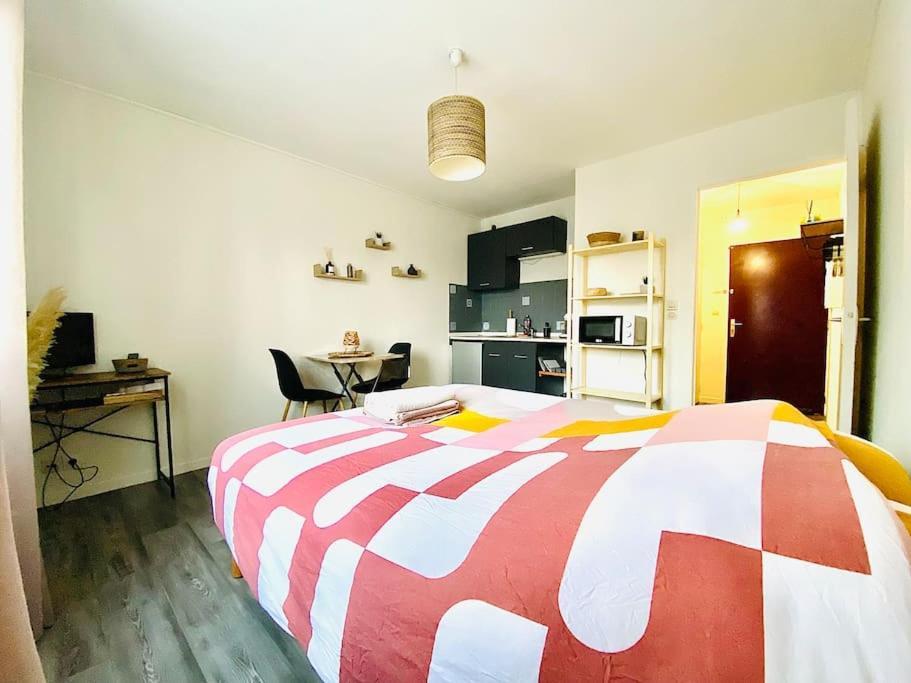 Apartamento Au Calme Confort & Proche Centre Le Mans Exterior foto