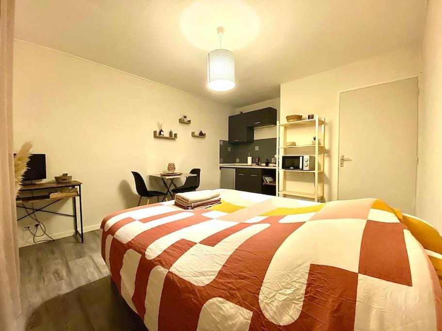 Apartamento Au Calme Confort & Proche Centre Le Mans Exterior foto